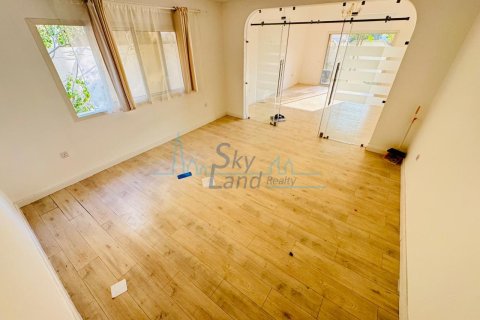 5 غرفة نوم  فيلا  رقم 127102 30