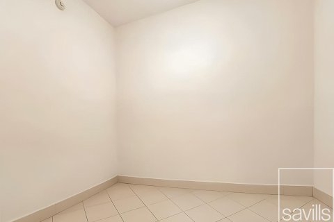 2 bedrooms Apartment in Golf Towers, UAE No. 199253 12