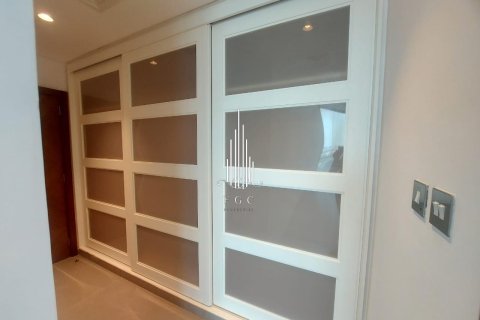 Apartment de 2 dormitorios en Tourist Club Area, UAE No. 34769 20