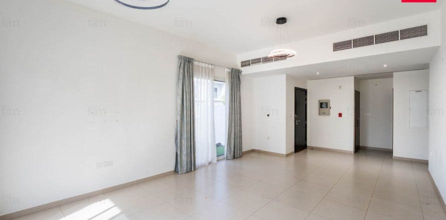 Townhouse de 3 dormitorios en Dubai, UAE No. 187147