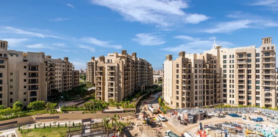 Apartment de 3 dormitorios en Umm Suqeim, UAE No. 135928