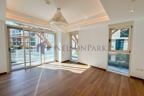 3 bedrooms Apartment in Doha, Qatar No. 57931 2