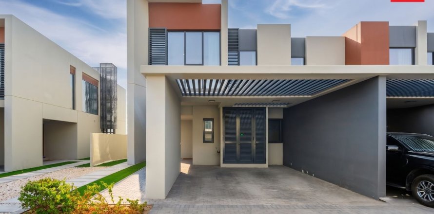 3 bedrooms Villa in Dubai, UAE No. 173310