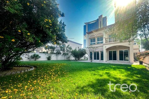 Villa de 2 chambres à Jumeirah Village Triangle, UAE No. 183089