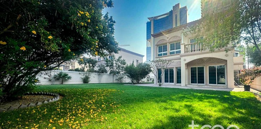 Villa de 2 chambres à Jumeirah Village Triangle, UAE No. 183089