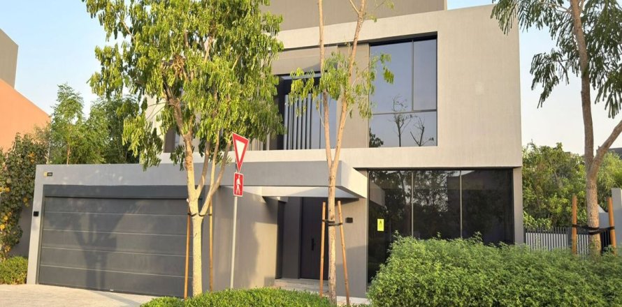 5 bedrooms Commercial property No. 131055