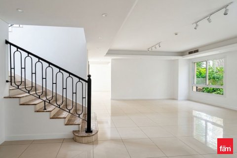 4 bedrooms Villa in Dubai, UAE No. 160959 8