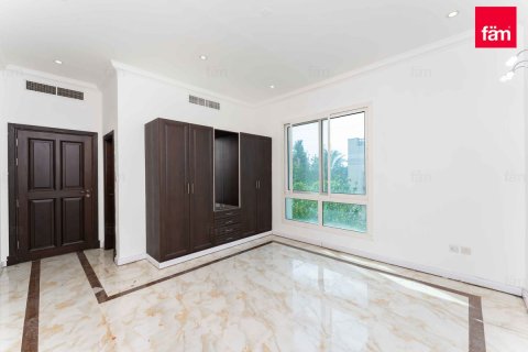 Вилла с 4 спальнями  №120422 23