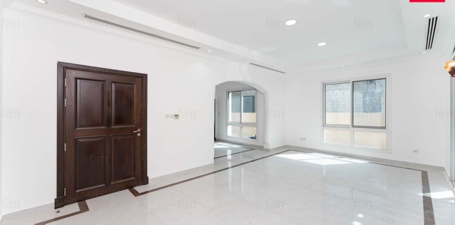 Вилла с 4 спальнями  №120422