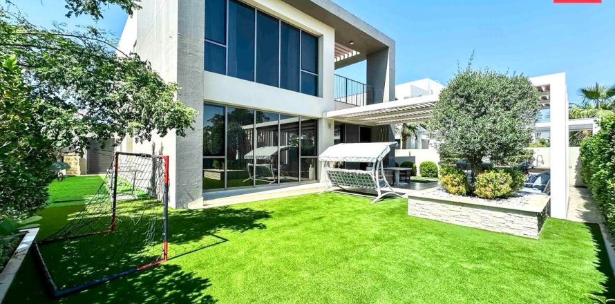 4 bedrooms Villa  No. 117557