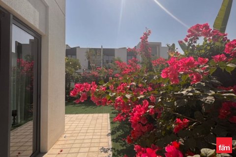 Villa de 4 dormitorios en Dubai, UAE No. 125382 3