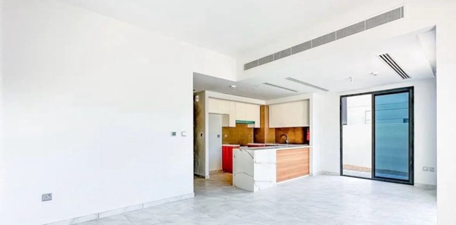 Villa de 4 dormitorios en Dubai, UAE No. 125382