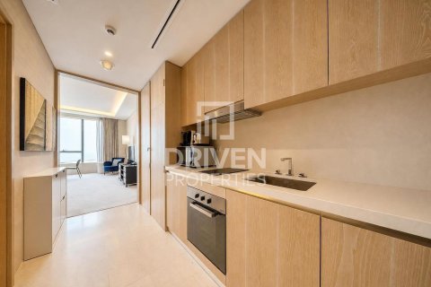 Studio Apartment in The Palm Tower, UAE No. 201497 10