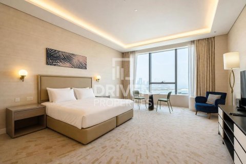 Studio Apartment in The Palm Tower, UAE No. 201497 3