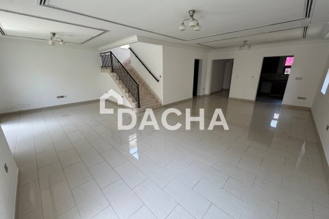 4 bedrooms Villa in Casa, UAE No. 164766 6