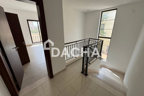 4 bedrooms Villa in Casa, UAE No. 164766 10