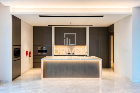 4 bedrooms Apartment in Opera District, UAE No. 188700 12