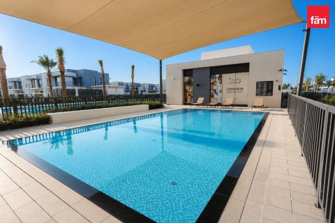 3 bedrooms Townhouse in Dubai, UAE No. 186529 9