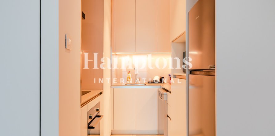 Квартира с 1 спальней в Джумейра Бич Резиденс, ОАЭ №124697