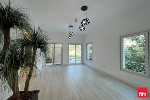 Villa de 2 dormitorios en Dubai, UAE No. 163724 16
