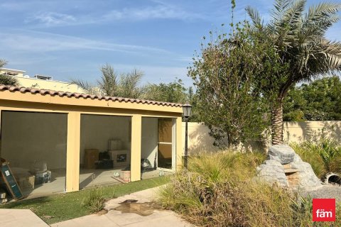Villa de 2 dormitorios en Dubai, UAE No. 163724 6