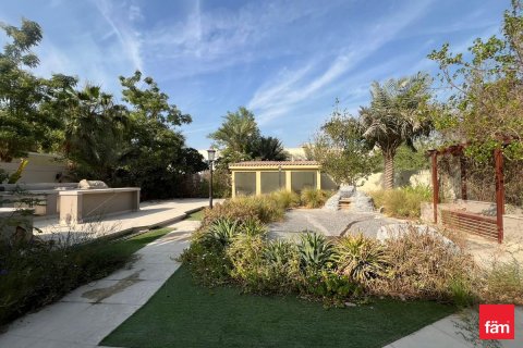 Villa de 2 dormitorios en Dubai, UAE No. 163724