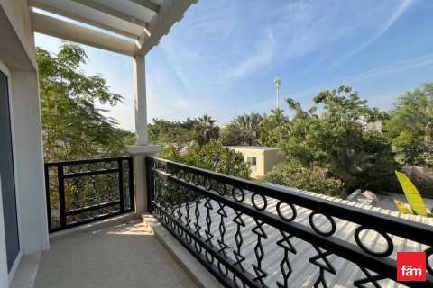 Villa de 2 dormitorios en Dubai, UAE No. 163724 5