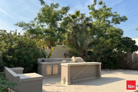 Villa de 2 dormitorios en Dubai, UAE No. 163724 17