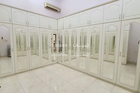 450m² Villa in Muscat, Oman No. 53960 13
