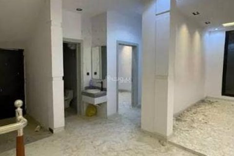 4 bedrooms Villa in Riyadh, Saudi Arabia No. 98743 5