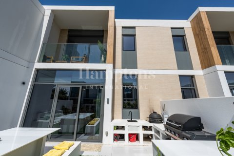 Villa de 3 dormitorios en Ruba, UAE No. 151348 5