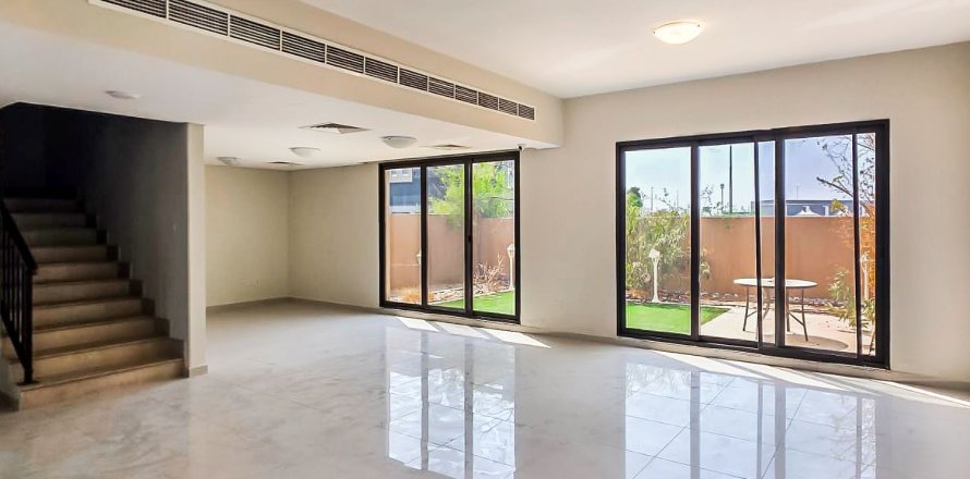 Townhouse de 4 chambres à Muwaileh Commercial, UAE No. 204853