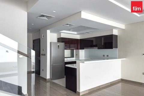 3 bedrooms Villa in Dubai, UAE No. 188320 3