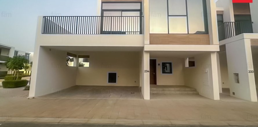 4 bedrooms Townhouse  No. 131972