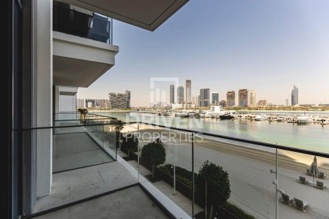 Квартира с 2 спальнями в EMAAR Beachfront, ОАЭ №191992 14