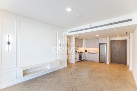 Квартира с 2 спальнями в EMAAR Beachfront, ОАЭ №191992 5