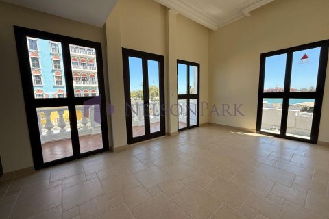 3 bedrooms Apartment in Doha, Qatar No. 57695 2