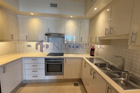 3 bedrooms Apartment in Doha, Qatar No. 57695 6