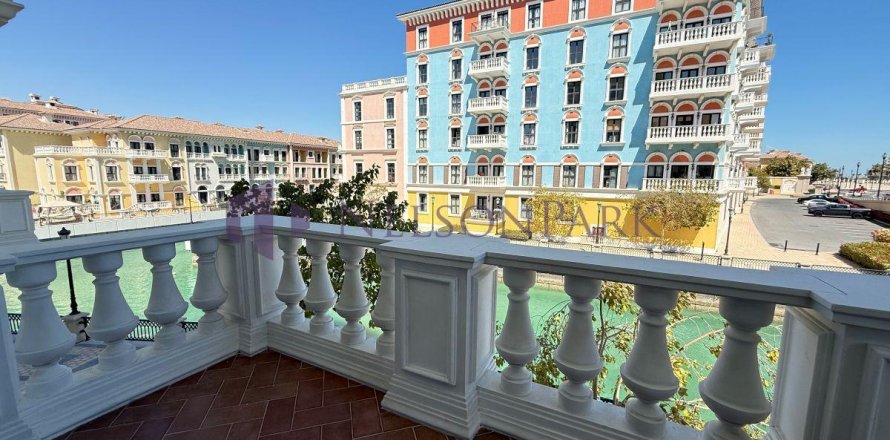 3 bedrooms Apartment in Doha, Qatar No. 57695