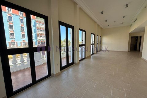 3 bedrooms Apartment in Doha, Qatar No. 57695 3