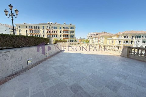 3 bedrooms Apartment in Doha, Qatar No. 57695 16