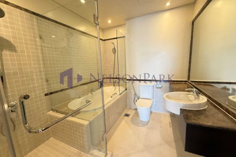 3 bedrooms Apartment in Doha, Qatar No. 57695 11