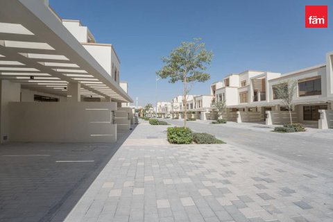 4 bedrooms Townhouse in Dubai, UAE No. 169336 3