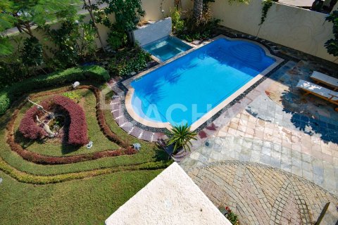 Вилла с 5 спальнями в Meadows, ОАЭ №155547 18