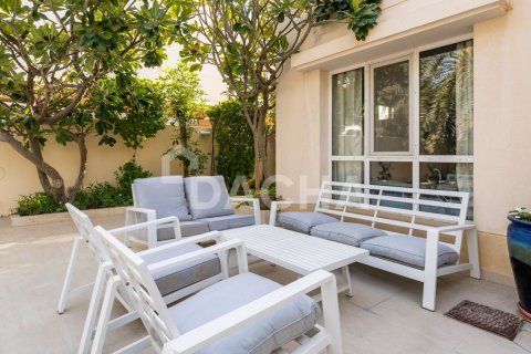 Вилла с 5 спальнями в Meadows, ОАЭ №155547 13