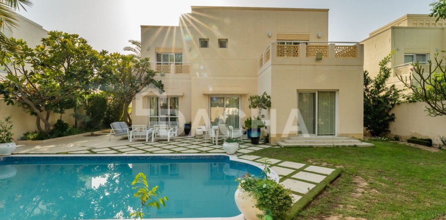 Вилла с 5 спальнями в Meadows, ОАЭ №155547