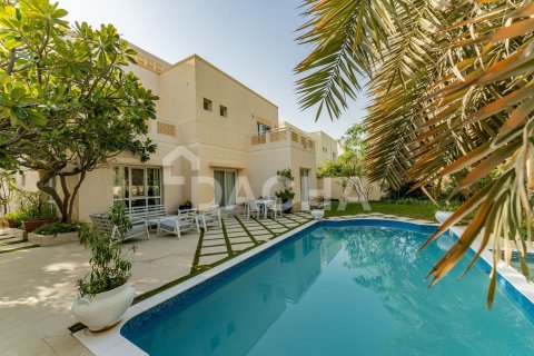 Вилла с 5 спальнями в Meadows, ОАЭ №155547 19