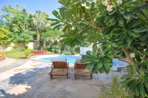 Вилла с 5 спальнями в Meadows, ОАЭ №155547 4