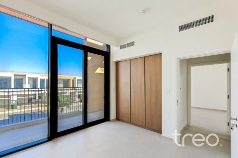 Villa de 4 chambres à EMAAR South, UAE No. 199105 8