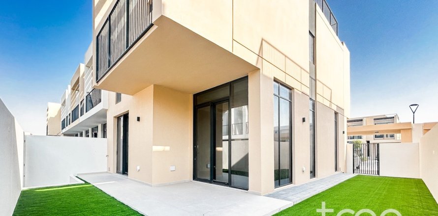 Villa de 4 chambres à EMAAR South, UAE No. 199105